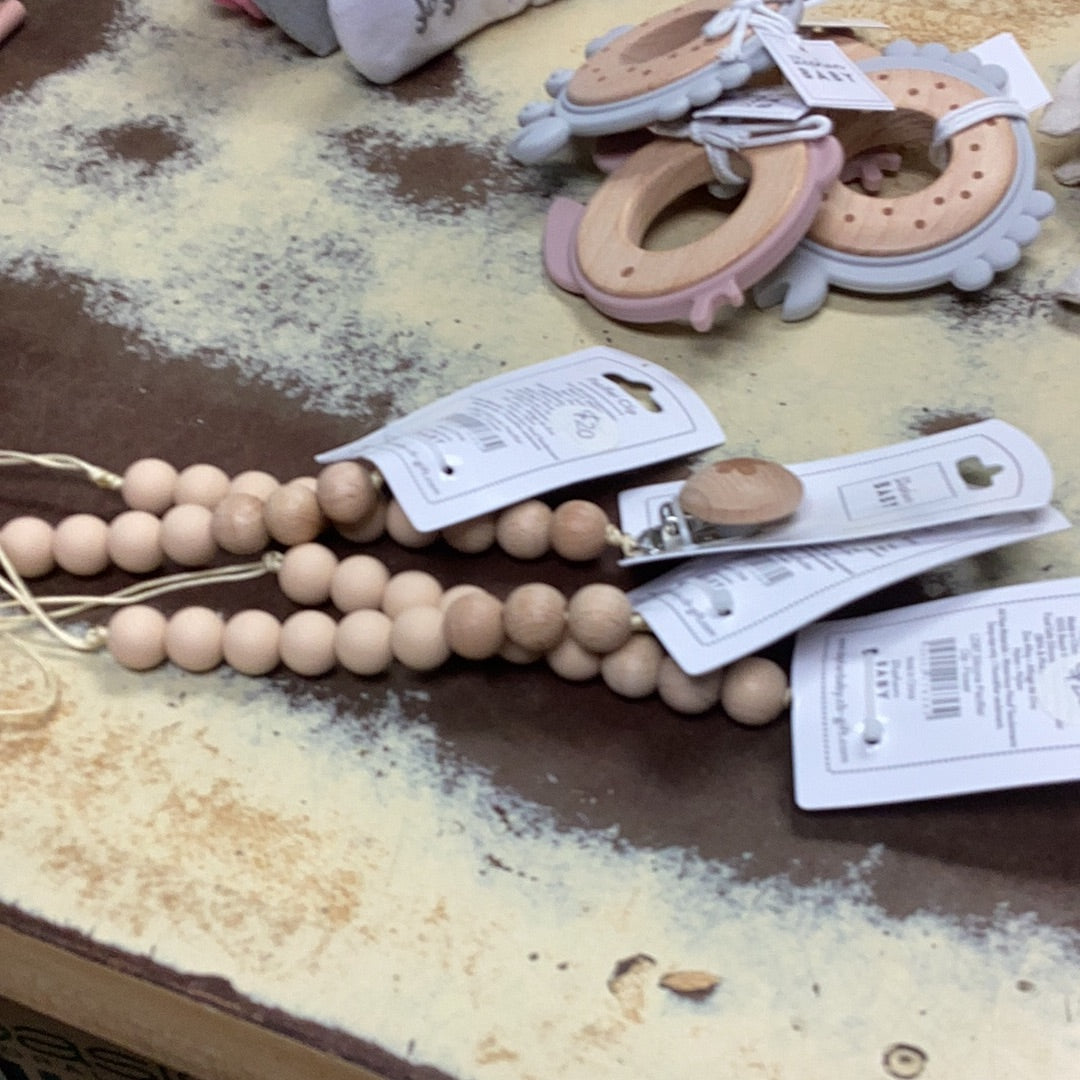 Pacifier clip