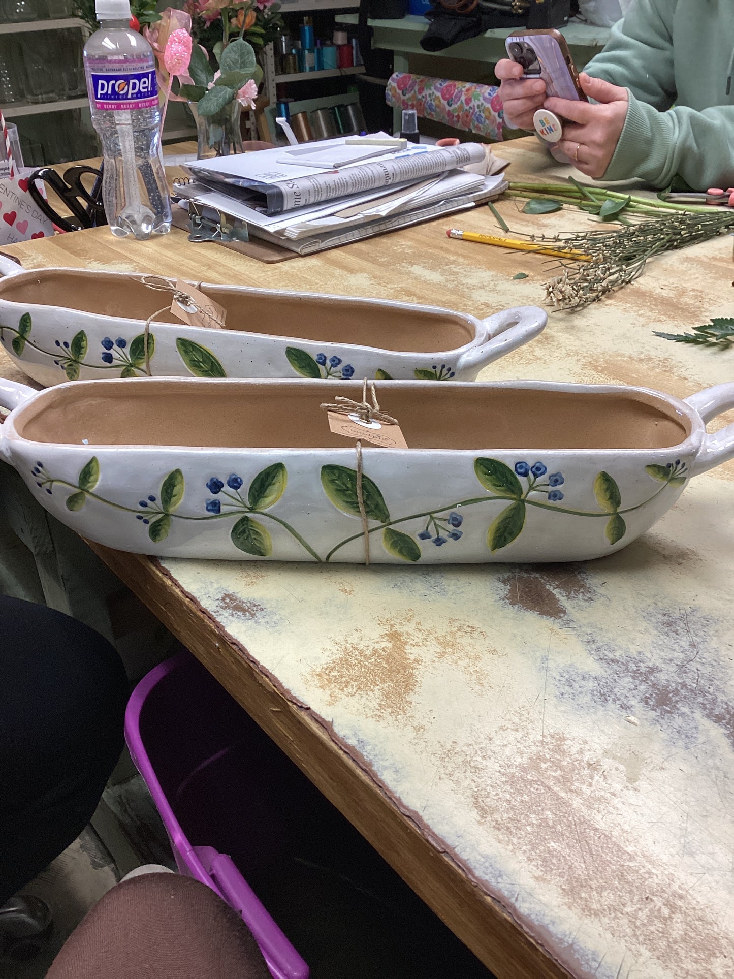 Spring cracker dish