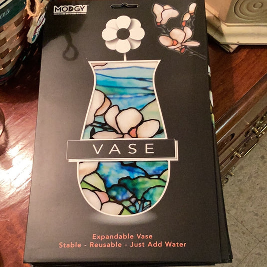 Expandable vase